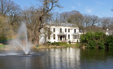 Het Huis te Eerbeek is een landhuis in de plaats Eerbeek